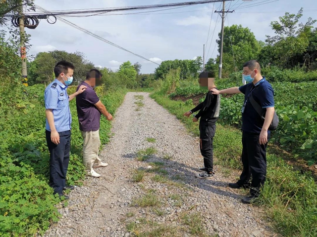 泸州“苦肉计”:男子自断手指诈骗万元(图3) 泸州“苦肉计”:男子自断手指诈骗万元(图3)