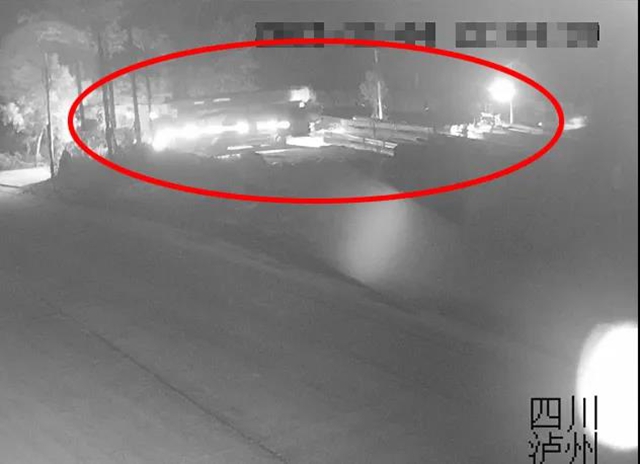 泸县:监守自盗!工地员工动用吊车和拖车作案(图3) 泸县:监守自盗!工地员工动用吊车和拖车作案(图3)