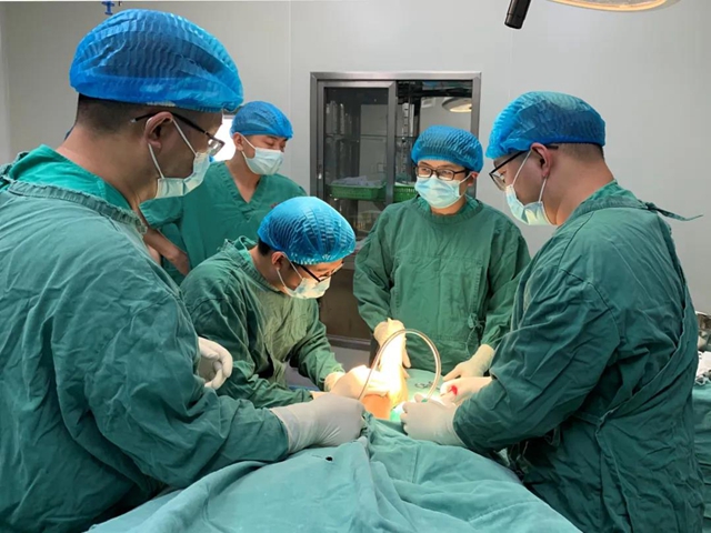 【惊险】6人摔得“粉身碎骨”？(图4)