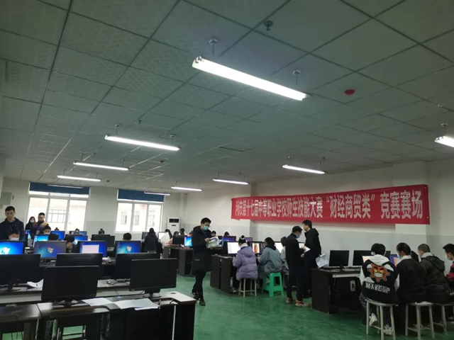 5万师生同台竞技展风采！泸州市第十七届中等职业学校师生技能大赛暨第七届文明风采大赛成功举办(图7)