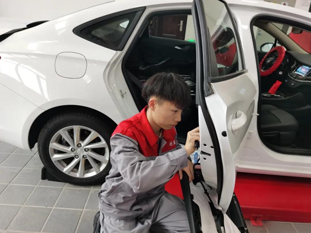 5万师生同台竞技展风采！泸州市第十七届中等职业学校师生技能大赛暨第七届文明风采大赛成功举办(图11)