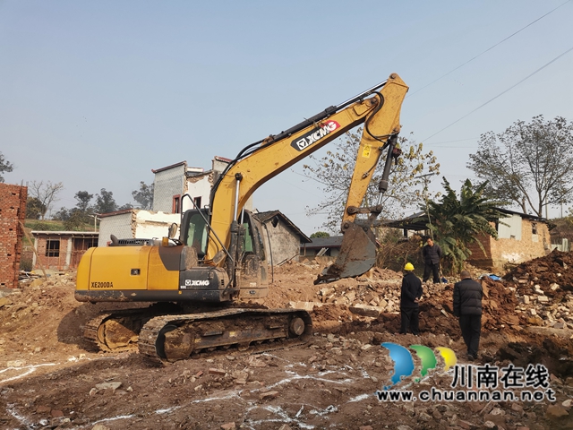 震后一百天  泸县灾民安居梦逐渐变为现实(图6)