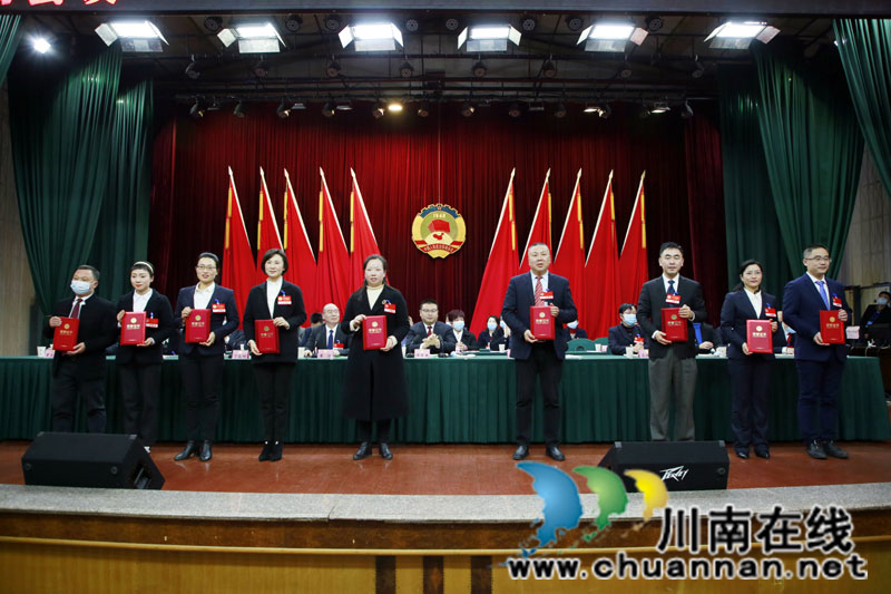 民建纳溪区基层委代表、委员积极履职