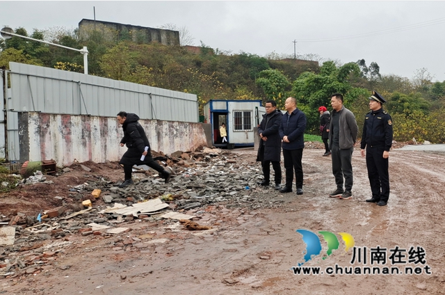 泸州市城管执法局督导泸县重污染天气应急应对工作
