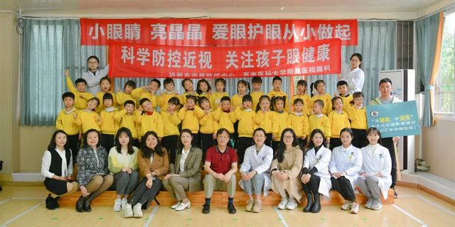 西南医大附院眼科这两位教授带着团队进校园当上了老师(图13) nEO_IMG_12.jpg