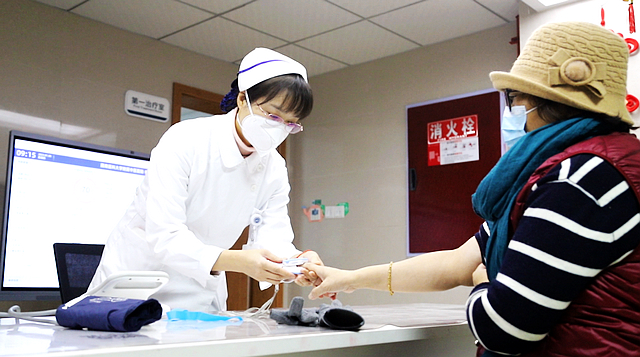 【关注】西南医大中医院:不舍昼夜 为生命护航(图12) nEO_IMG_13.jpg