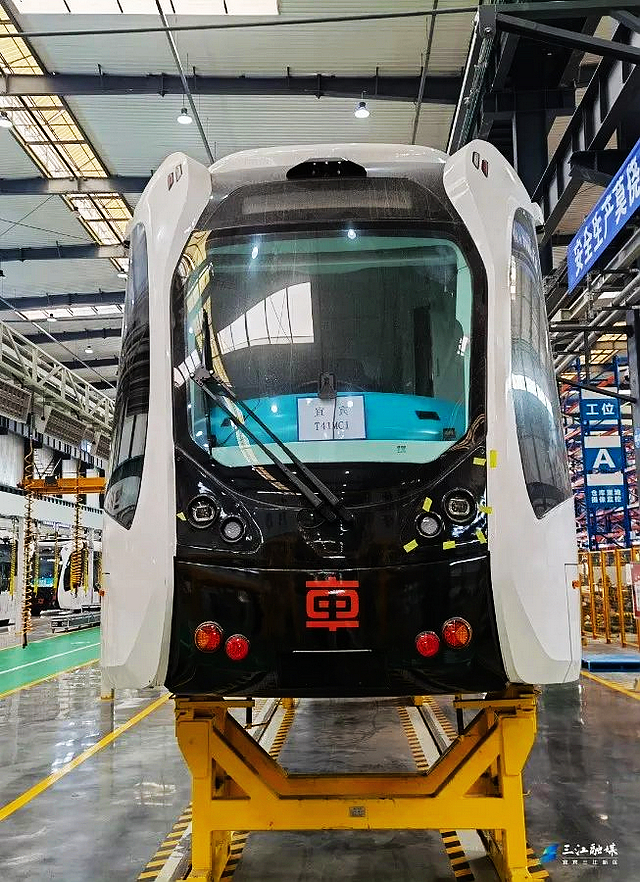 “大马”见！宜宾智轨出海！