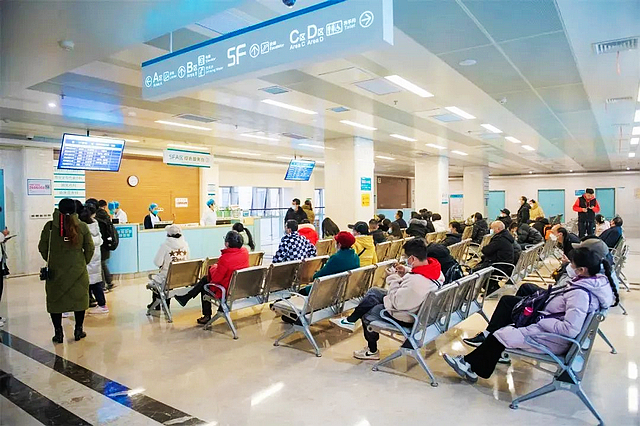 复诊省钱又省心，解决请假看病困难，西南医大附院改善措施挺多！