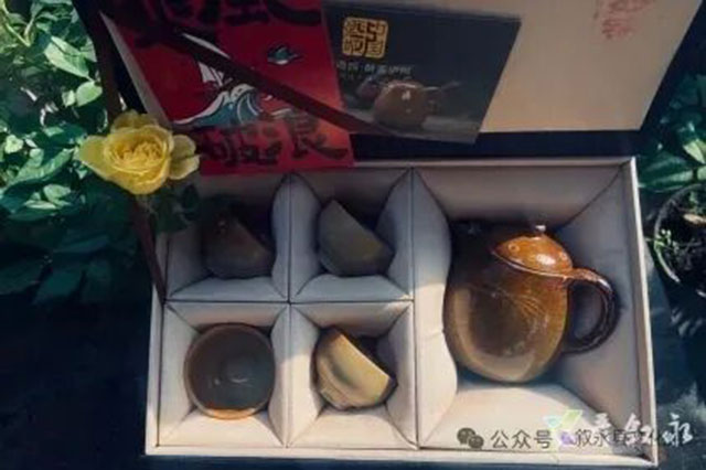叙永 “两河吊洞砂锅”文创产品获评2025“礼遇四川”四川特色伴手礼